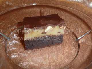 Konfekt kage med karamel og hasselnødder | Bageopskrifter, kageopskrifter og opskrifter på tærte m.m. Konfekt kage med karamel og hasselnødder | Bageopskrifter, kageopskrifter og opskrifter på tærte m.m.