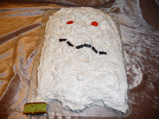 Halloween spøgelseskage | Lottebager.dk | Bageopskrifter, kageopskrifter og opskrifter på tærte m.m. Halloween spøgelseskage | Lottebager.dk | Bageopskrifter, kageopskrifter og opskrifter på tærte m.m.