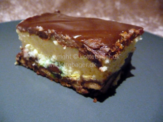 Kage med flødeost og chokolade | Lottebager.dk | Bageopskrifter, kageopskrifter og opskrifter på tærte m.m. Kage med flødeost og chokolade | Lottebager.dk | Bageopskrifter, kageopskrifter og opskrifter på tærte m.m.