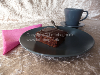Chokoladekage med et tvist af kanel | Lottebager.dk | Bageopskrifter, kageopskrifter og opskrifter på tærte m.m.