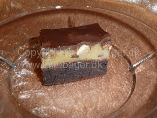 Konfekt kage med karamel og hasselnødder | Bageopskrifter, kageopskrifter og opskrifter på tærte m.m.