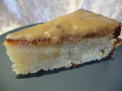 kager Banankage med karamel-sauce | Lottebager.dk | Bageopskrifter, kageopskrifter og opskrifter på tærte m.m.