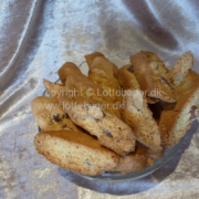 Cantucci bicotti di prato - italienske mandelcookies - bageopskrift